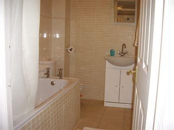 לונדונדרי Abbey Bed And Breakfast מראה חיצוני תמונה