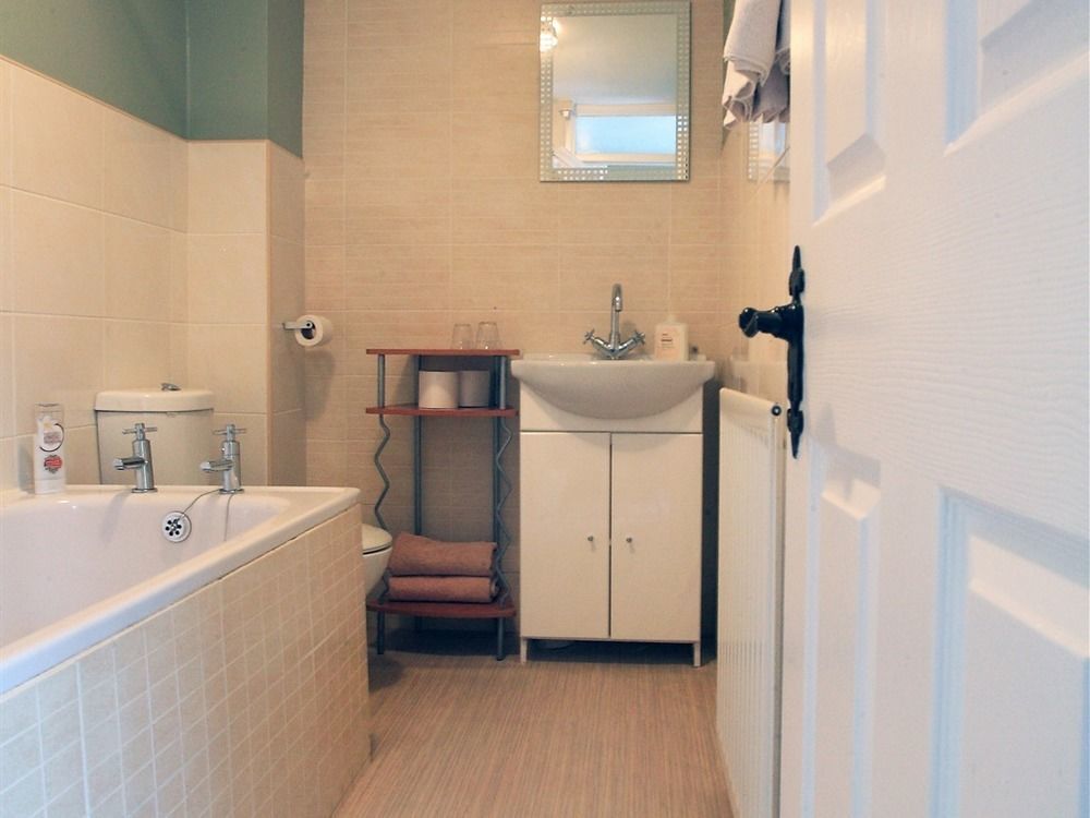 לונדונדרי Abbey Bed And Breakfast מראה חיצוני תמונה